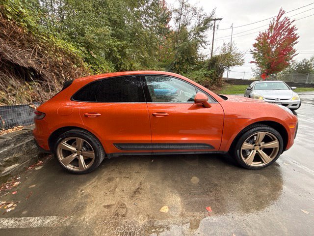 Used 2022 Porsche Macan AWD/4WD image 8