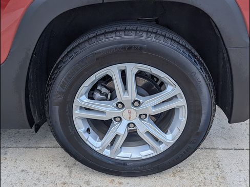 Used 2024 GMC Terrain SLE FWD image 13