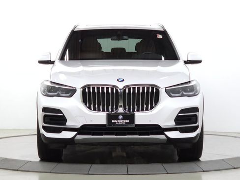 Certified 2023 BMW X5 xDrive40i w/ Luxury Seating Package AWD/4WD image 2