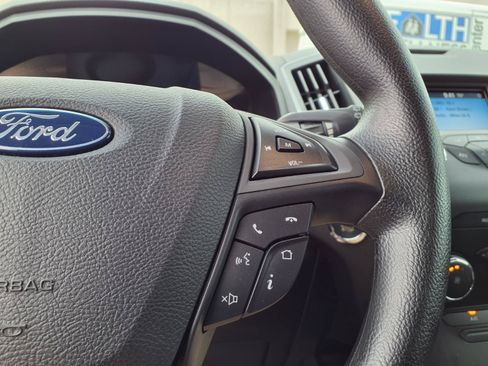 Used 2019 Ford Edge SE FWD image 7