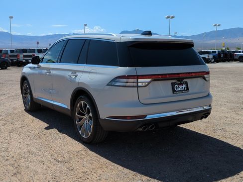 Used 2025 Lincoln Aviator Reserve w/ Illumination Package AWD/4WD image 5