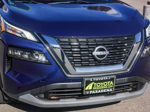 Used 2022 Nissan Rogue S image 5