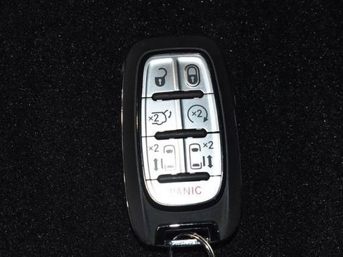 New 2026 Chrysler Pacifica Select FWD image 34
