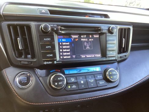 Used 2018 Toyota RAV4 SE w/ Power Extra Value Package AWD/4WD image 2