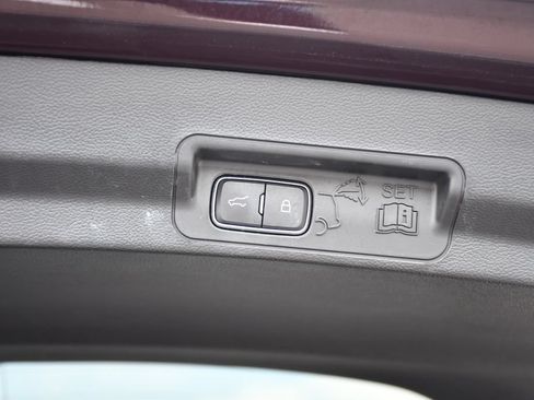 Used 2023 Ford Explorer Platinum w/ Technology Package AWD/4WD image 43