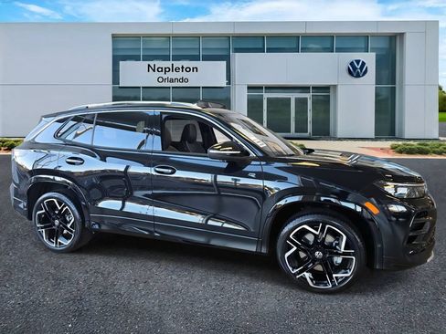 New 2026 Volkswagen Tiguan SEL R-Line AWD/4WD image 32
