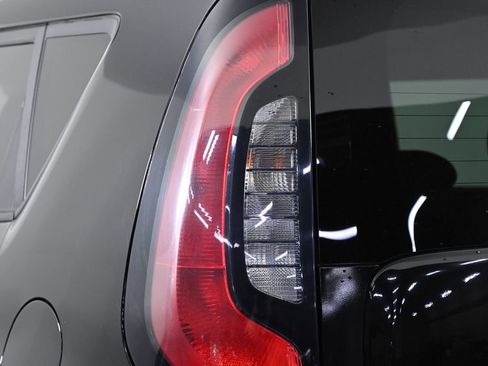 Used 2019 Kia Soul image 7