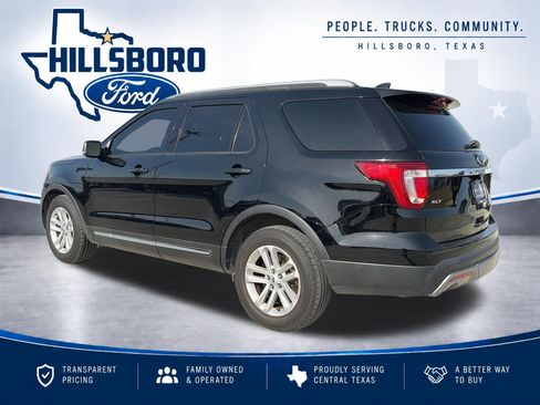 Used 2017 Ford Explorer XLT w/ Equipment Group 202A FWD image 7