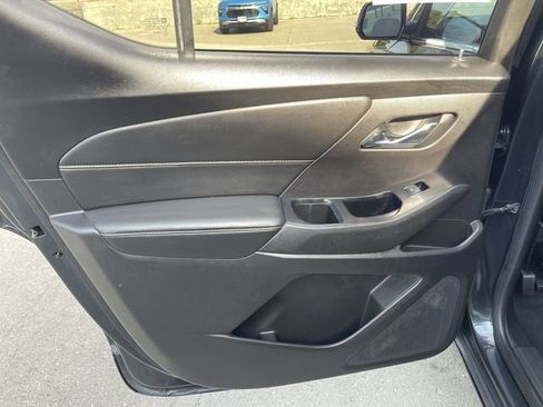 Used 2018 Chevrolet Traverse LT AWD/4WD image 12