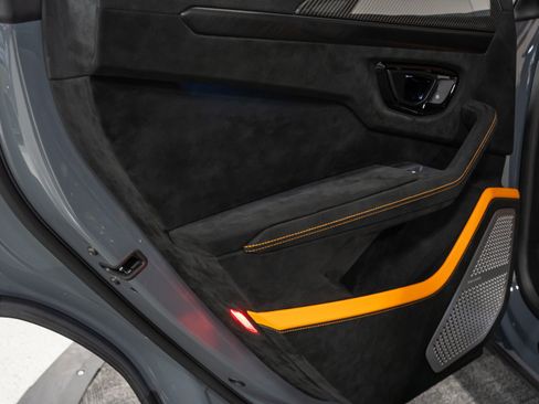 Used 2024 Lamborghini Urus Performante AWD/4WD image 76