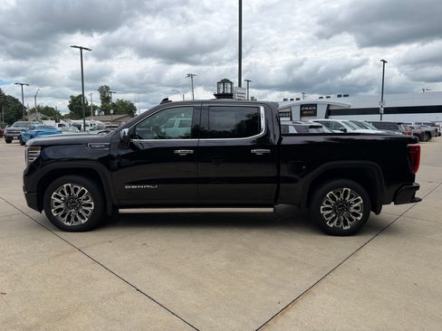 Used 2024 GMC Sierra 1500 Denali Ultimate AWD/4WD image 8