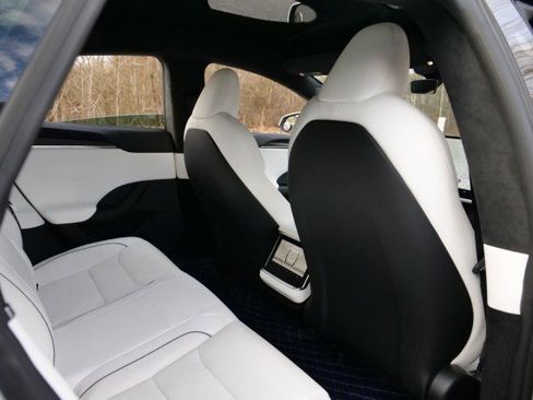 Used 2021 Tesla Model S Plaid image 35