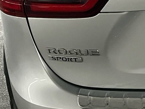 Used 2020 Nissan Rogue Sport SV image 32