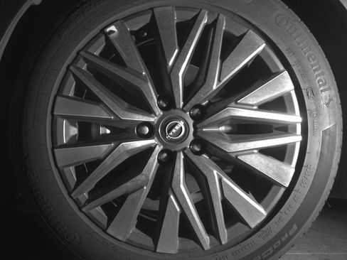 Used 2025 Nissan Altima 2.5 SV image 12