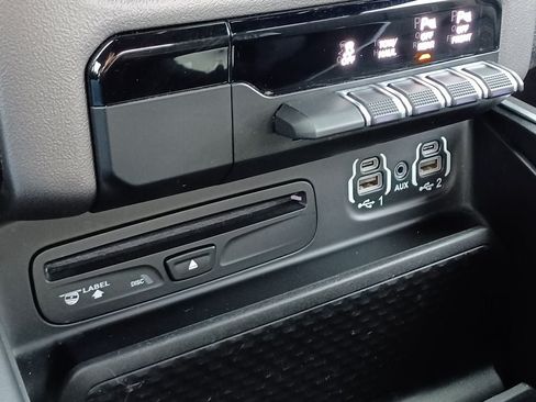 Used 2019 RAM 1500 Big Horn AWD/4WD image 25