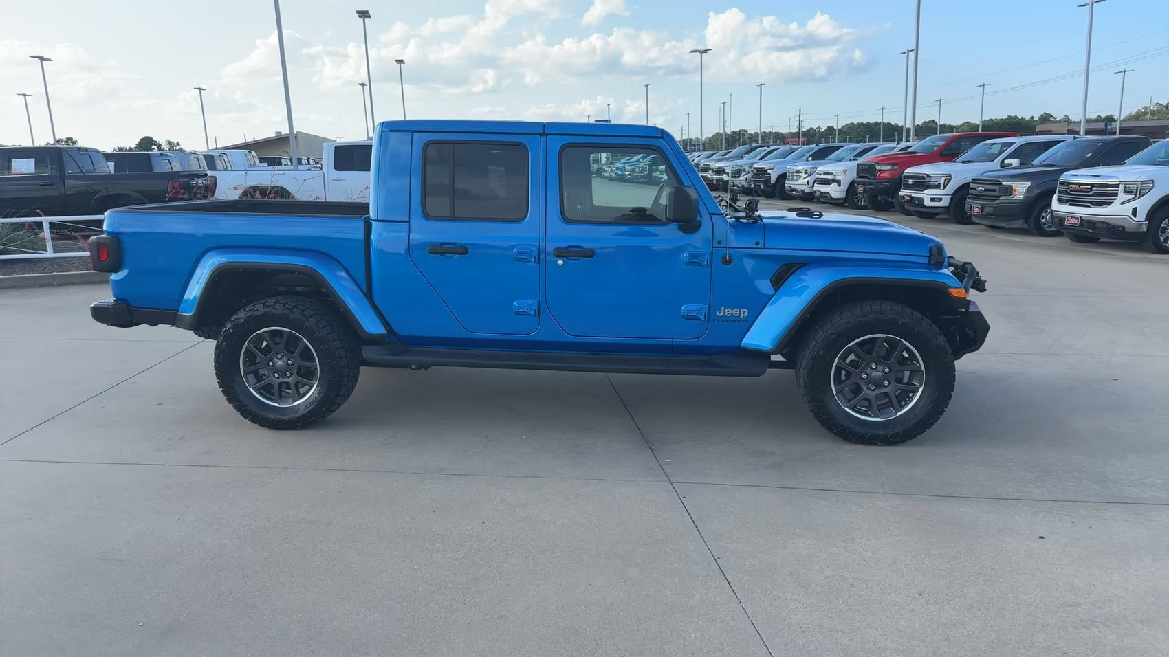 Used 2021 Jeep Gladiator Overland w/ Popular Equipment Package AWD/4WD image 9