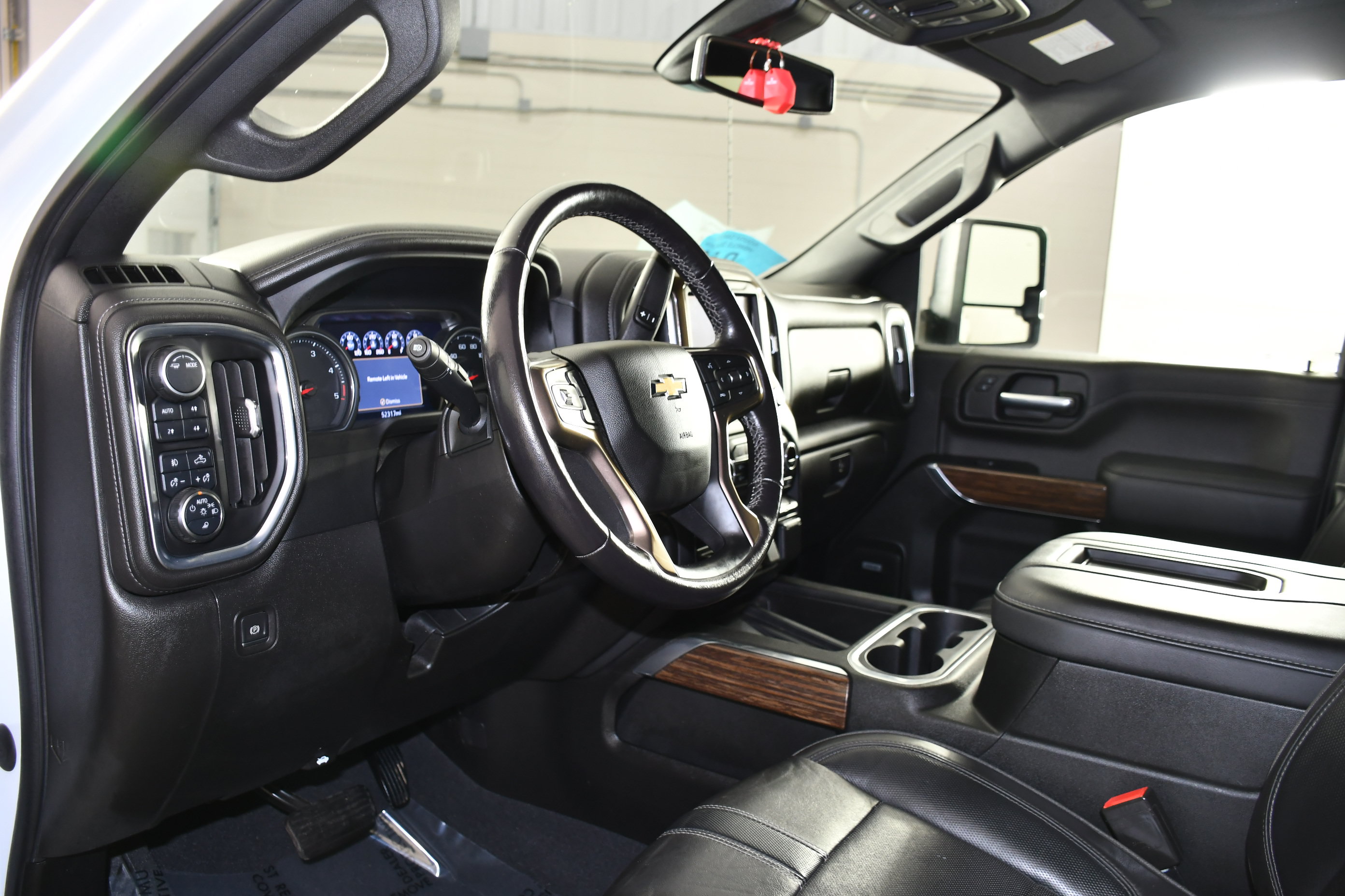 Used 2022 Chevrolet Silverado 3500 High Country w/ Safety Package II AWD/4WD image 2