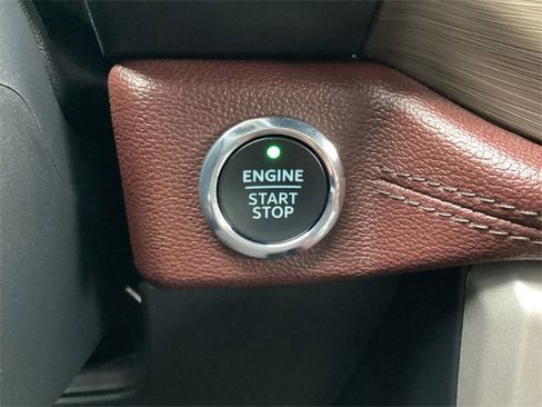 Used 2023 Ford Expedition Limited image 19