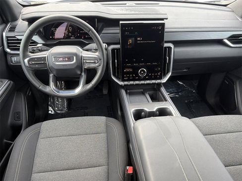 Used 2025 GMC Acadia Elevation image 6