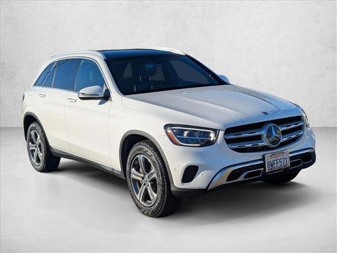 Used 2021 Mercedes-Benz GLC 300 4MATIC image 3