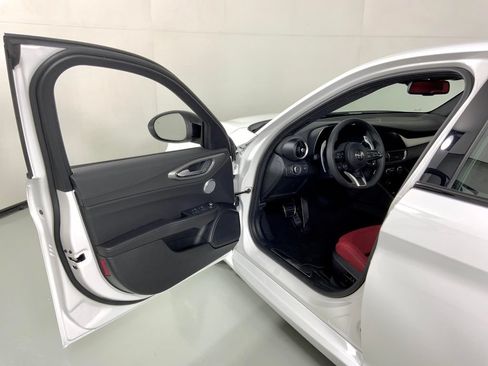 New 2026 Alfa Romeo Giulia AWD image 17