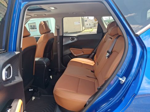 Used 2024 Kia Soul EX w/ Option Group 015 FWD image 10