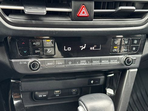 Used 2024 Kia Seltos EX FWD image 23