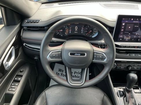 Used 2024 Jeep Compass Trailhawk AWD/4WD image 11