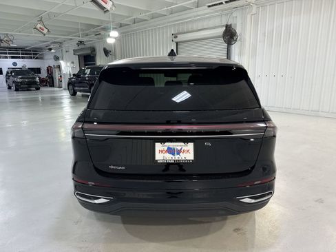 New 2026 Lincoln Nautilus Premier image 26