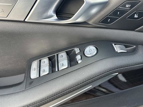 Used 2021 BMW X7 xDrive40i w/ Cold Weather Package image 19