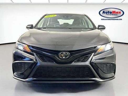 Used 2024 Toyota Camry SE FWD image 6