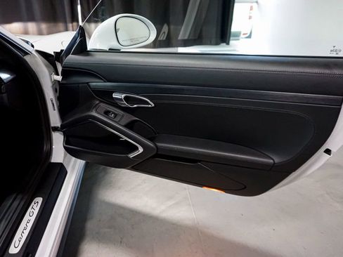 Used 2018 Porsche 911 GT3 RS image 42