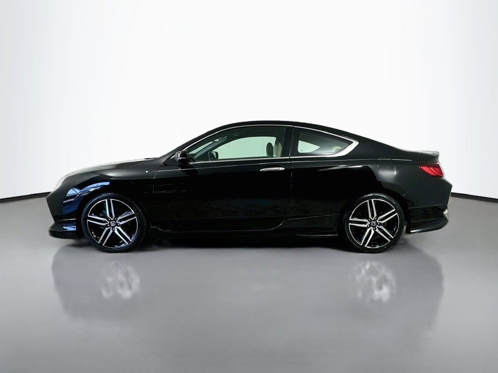 Used 2016 Honda Accord Touring image 4