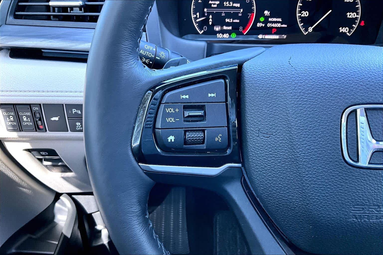 Used 2025 Honda Odyssey Elite image 22