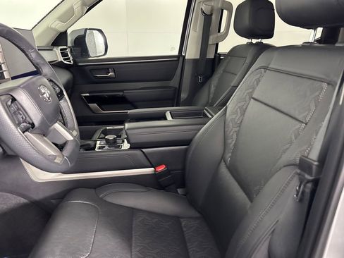 Used 2024 Toyota Tundra Limited AWD/4WD image 8