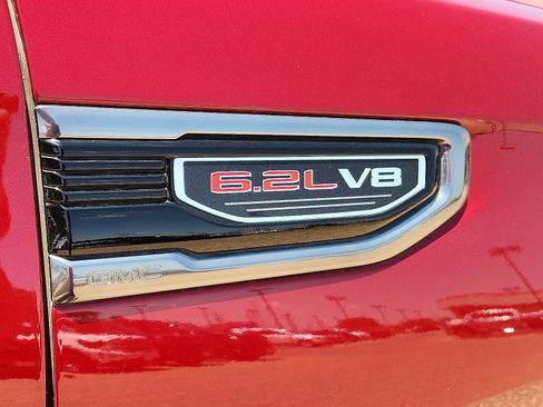 Used 2020 GMC Sierra 1500 AT4 w/ Off-Road Performance Package AWD/4WD image 8