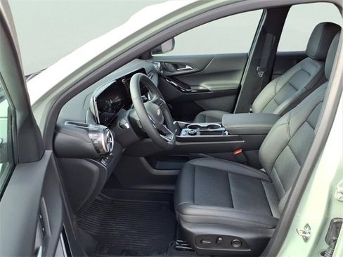 New 2026 Chevrolet Equinox LT w/ Convenience Package II image 16