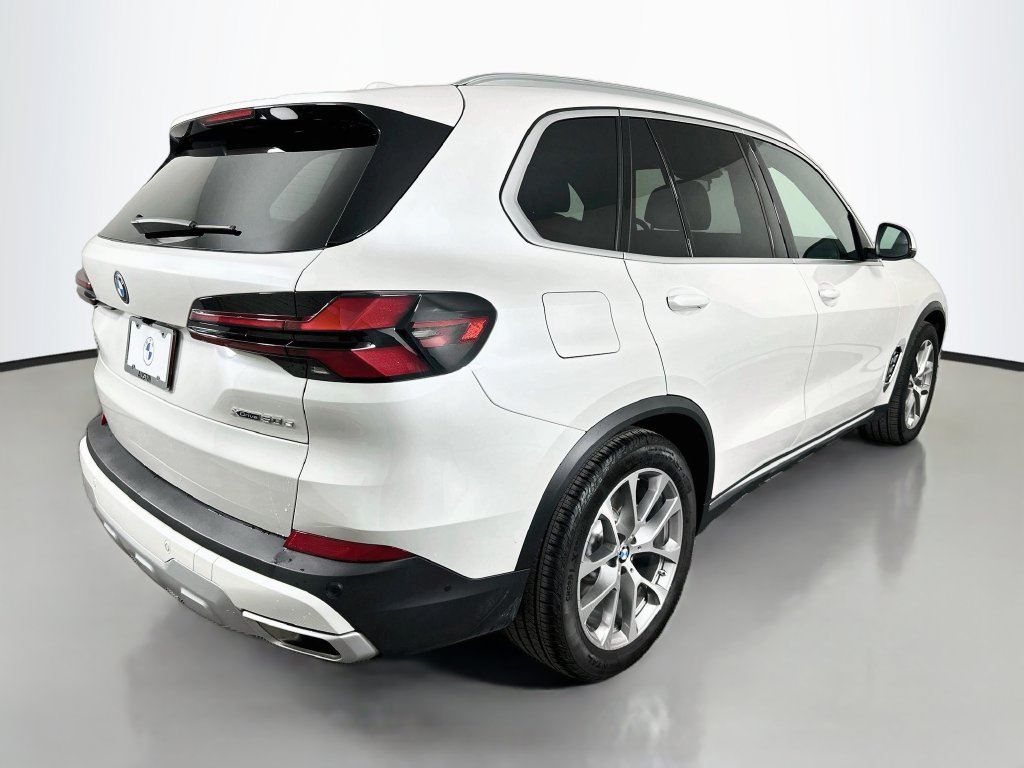 Used 2026 BMW X5 xDrive50e w/ Climate Comfort Package AWD/4WD image 5