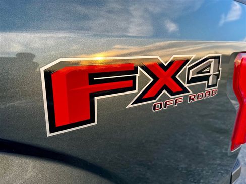 Used 2018 Ford F150 Lariat image 19