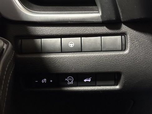 Used 2024 Nissan Rogue SV FWD image 18
