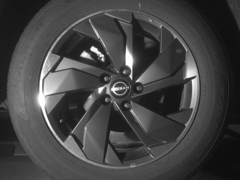 Used 2025 Nissan Rogue SV image 15