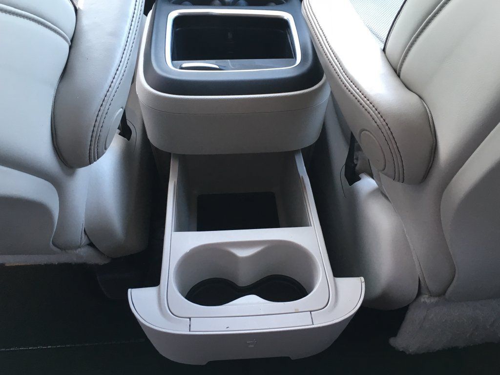 Used 2017 Chrysler Pacifica Limited FWD image 24