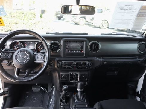 Used 2018 Jeep Wrangler Unlimited Sport AWD/4WD image 26