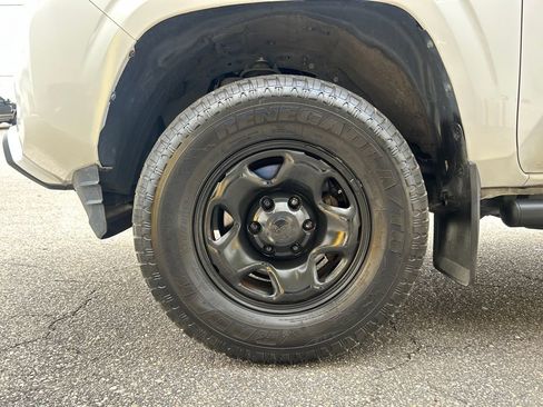 Used 2020 Toyota Tacoma SR w/ SR Convenience Package image 7