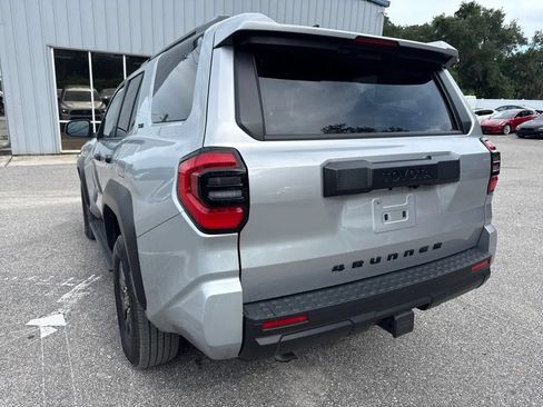 Used 2025 Toyota 4Runner SR5 AWD/4WD image 10