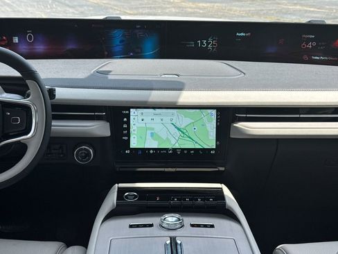 New 2026 Lincoln Navigator Reserve w/ Jet Appearance Package AWD/4WD image 18