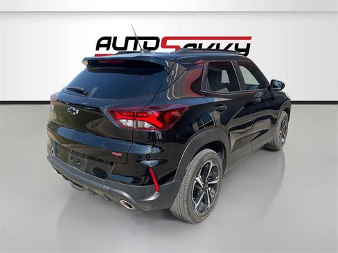 Used 2023 Chevrolet TrailBlazer RS w/ Sun and Liftgate Package image 7