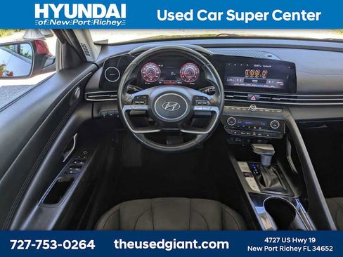 Used 2023 Hyundai Elantra SEL w/ Convenience Package FWD image 15