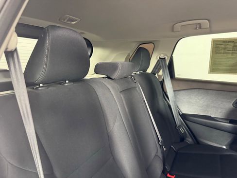 Used 2023 Nissan Rogue S image 27