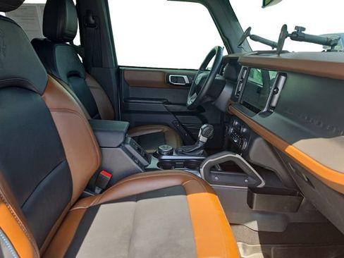 Used 2024 Ford Bronco Outer Banks AWD/4WD image 17